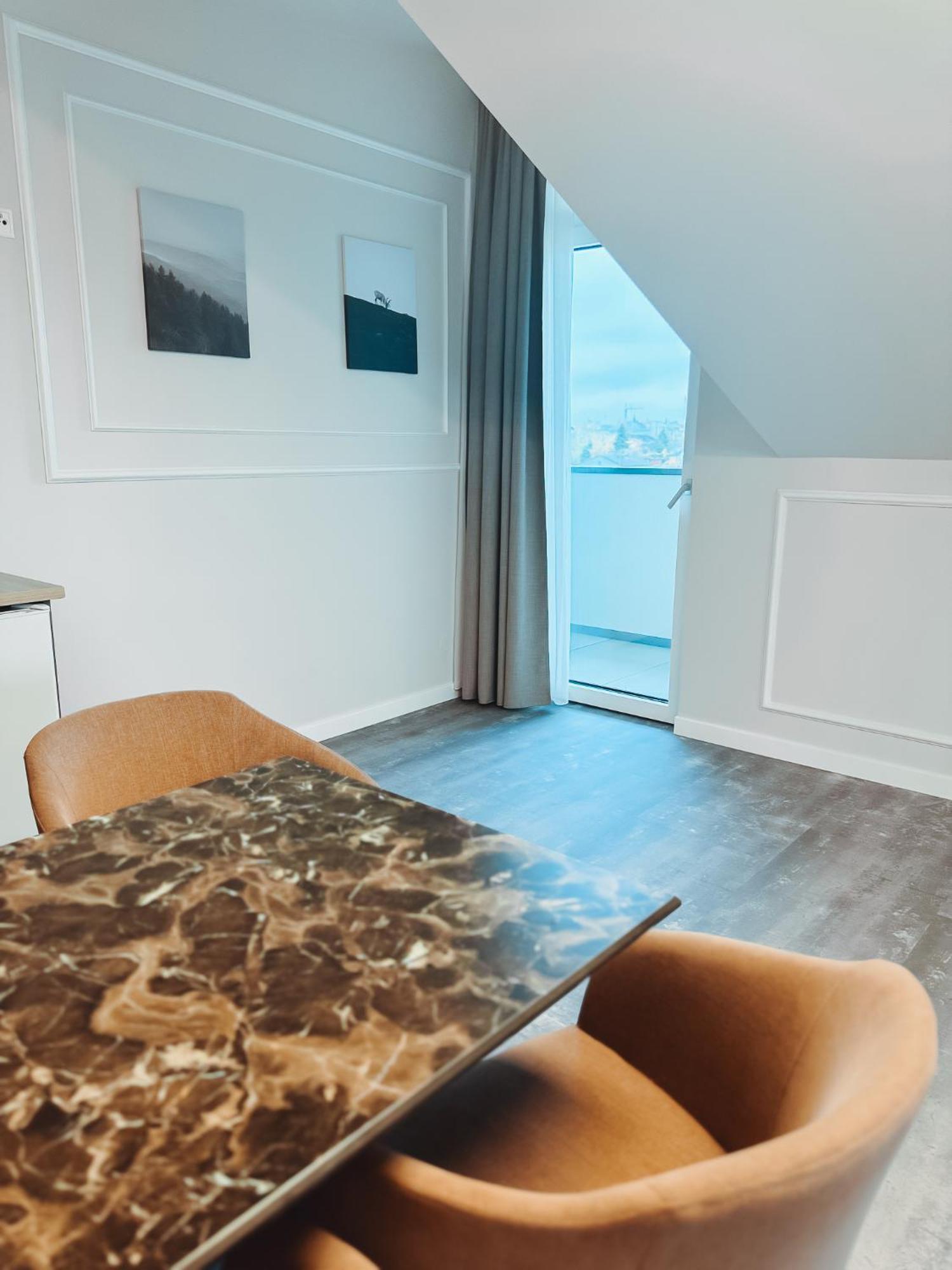 F Hotel 24H Check-In Hörsching Eksteriør billede