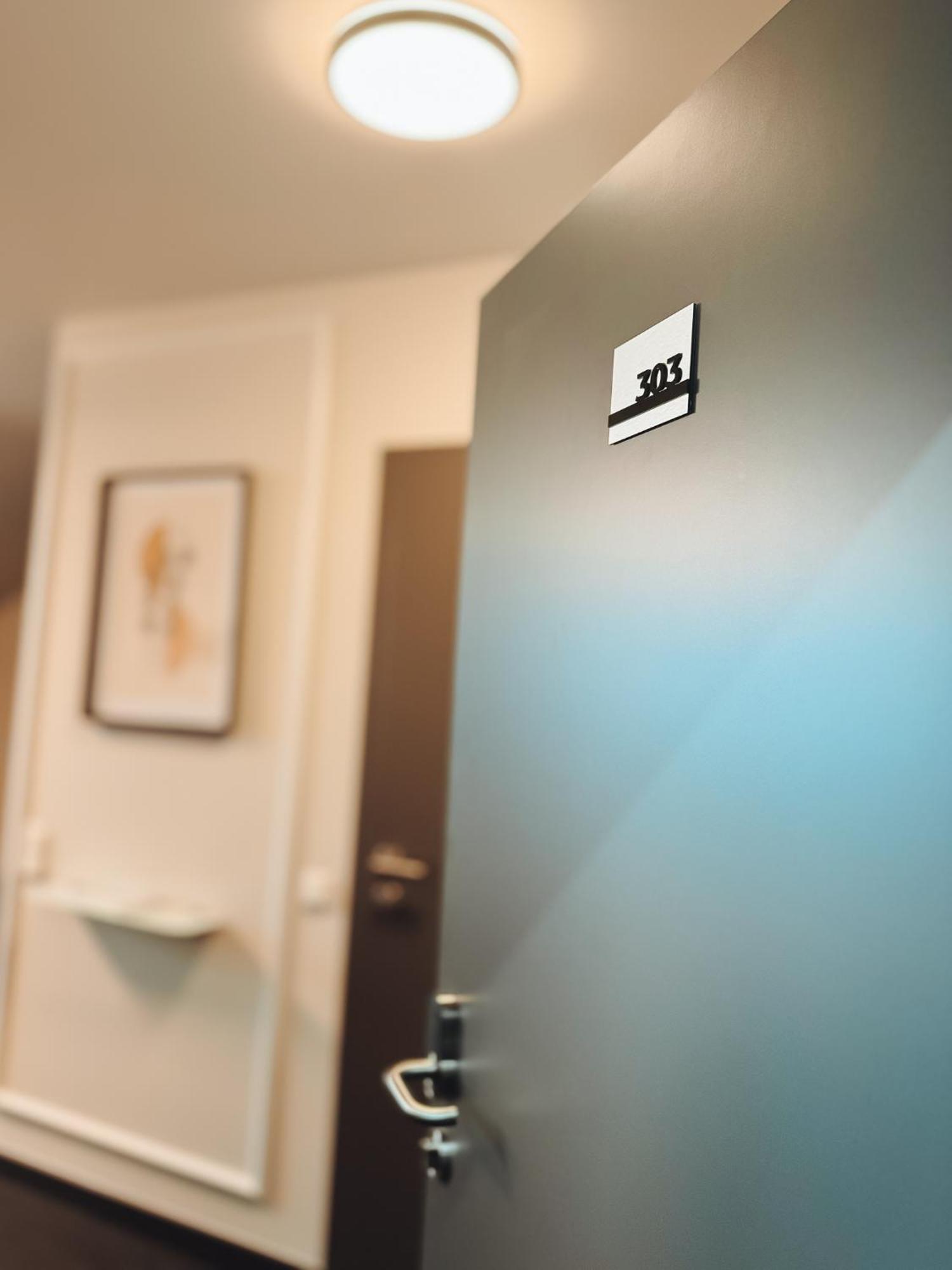 F Hotel 24H Check-In Hörsching Eksteriør billede