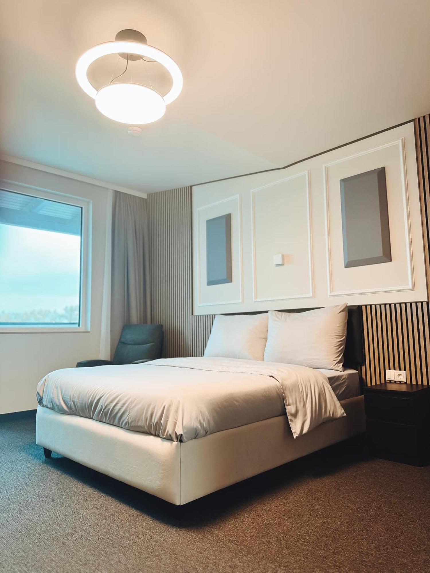 F Hotel 24H Check-In Hörsching Eksteriør billede