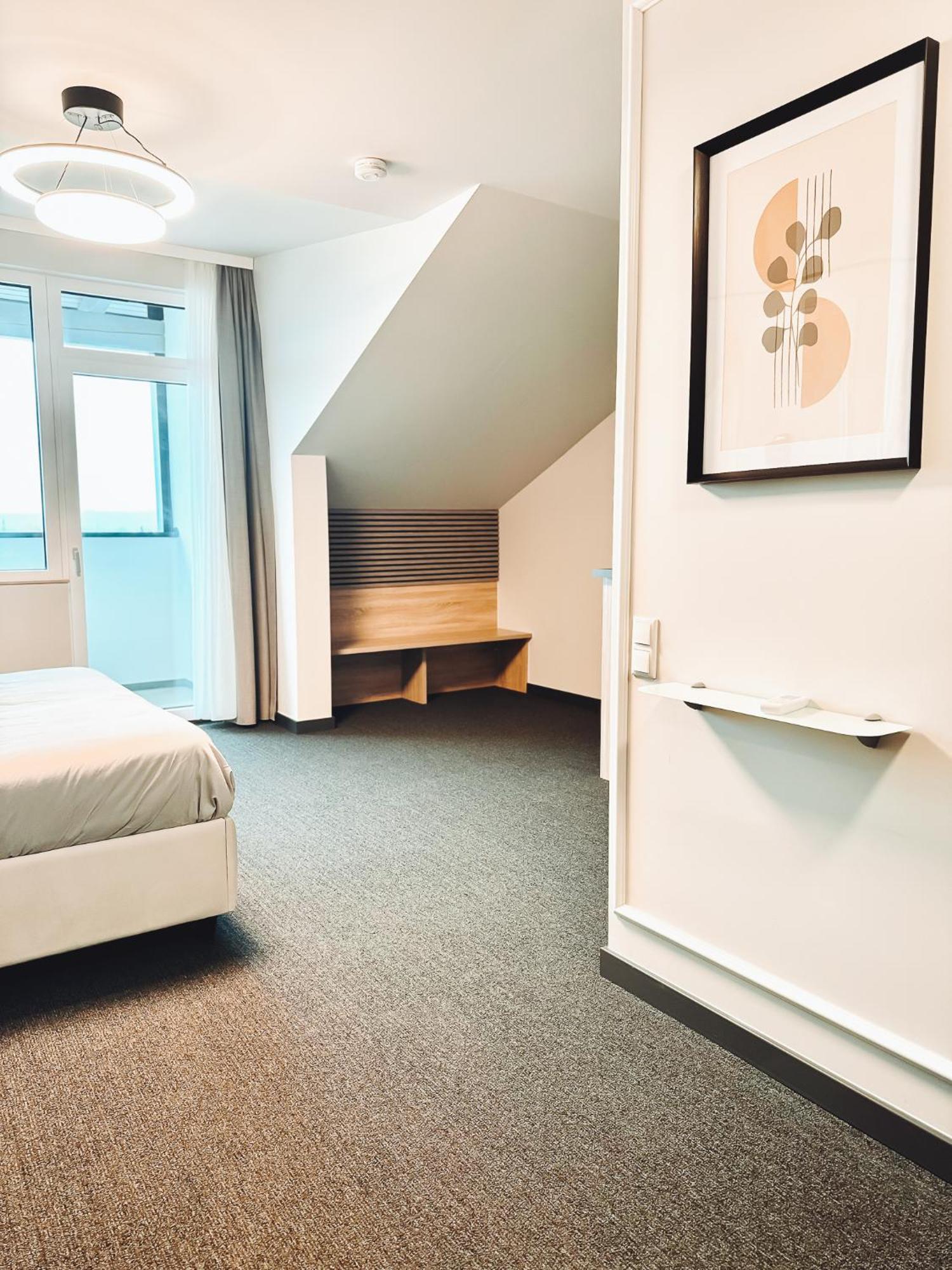 F Hotel 24H Check-In Hörsching Eksteriør billede