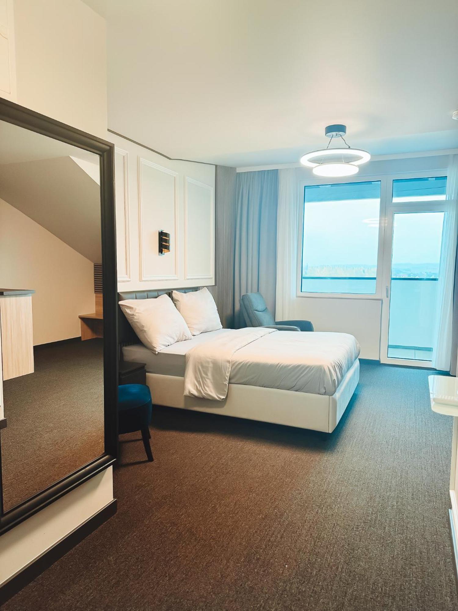 F Hotel 24H Check-In Hörsching Eksteriør billede