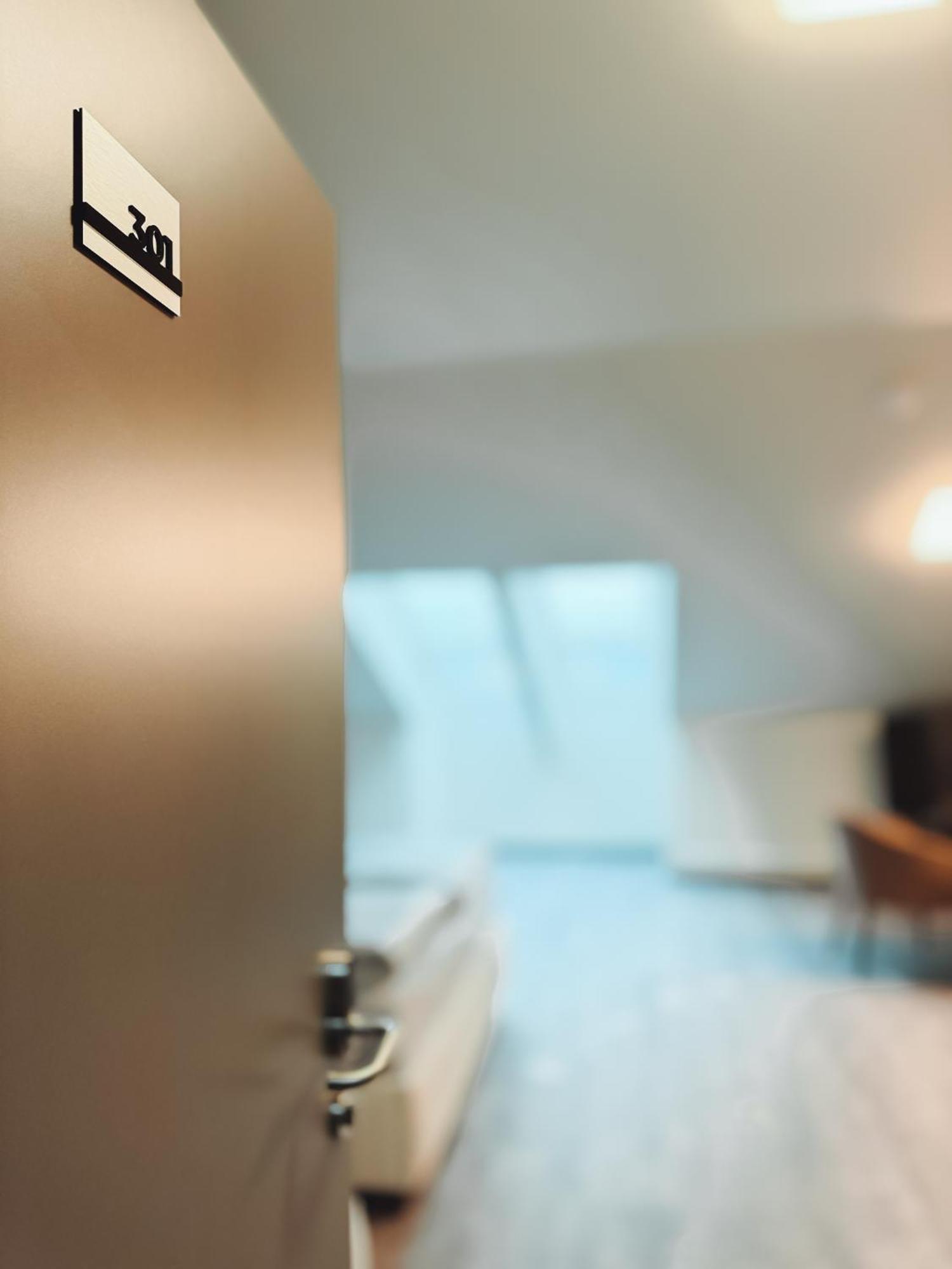 F Hotel 24H Check-In Hörsching Eksteriør billede