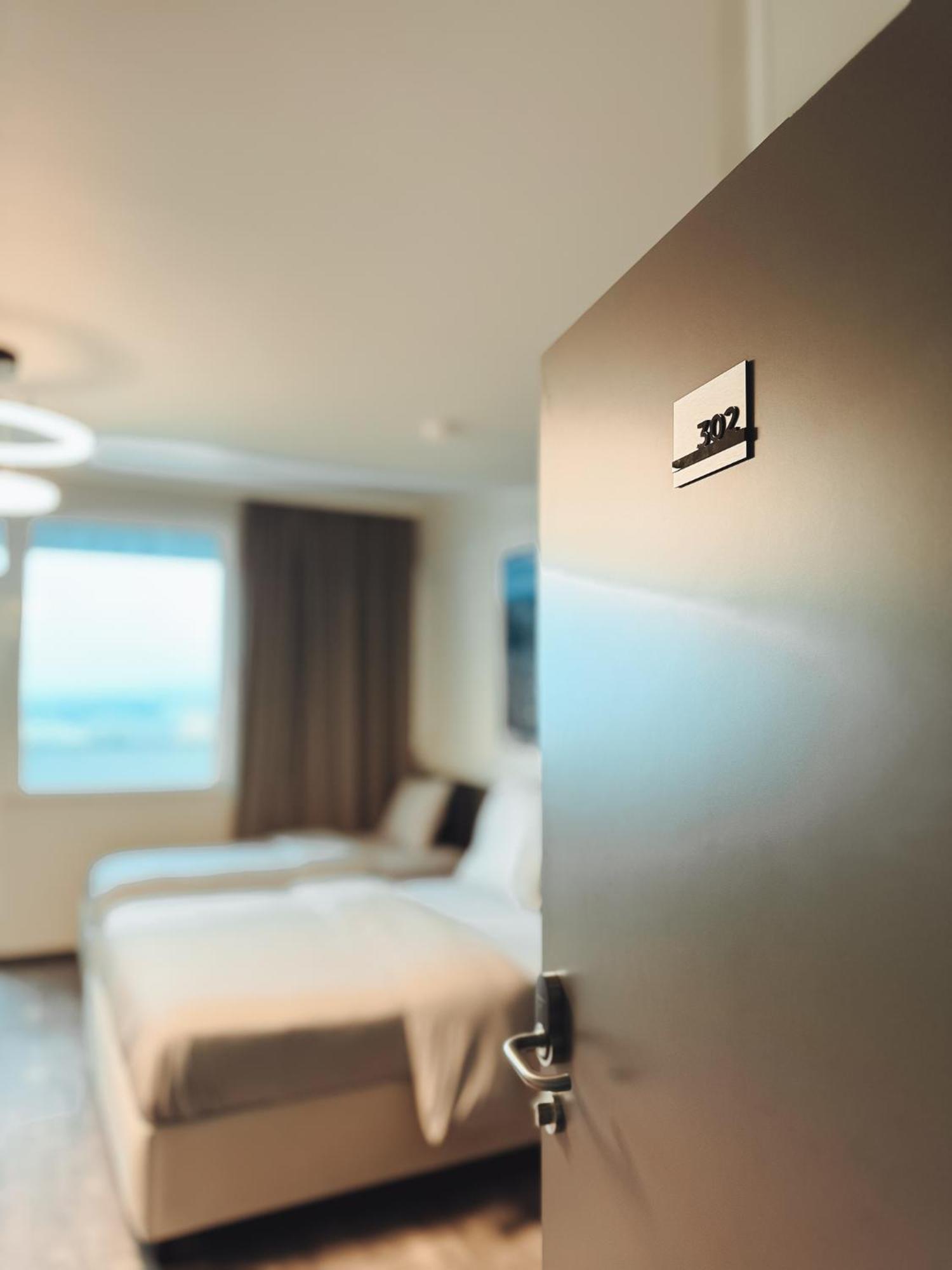 F Hotel 24H Check-In Hörsching Eksteriør billede