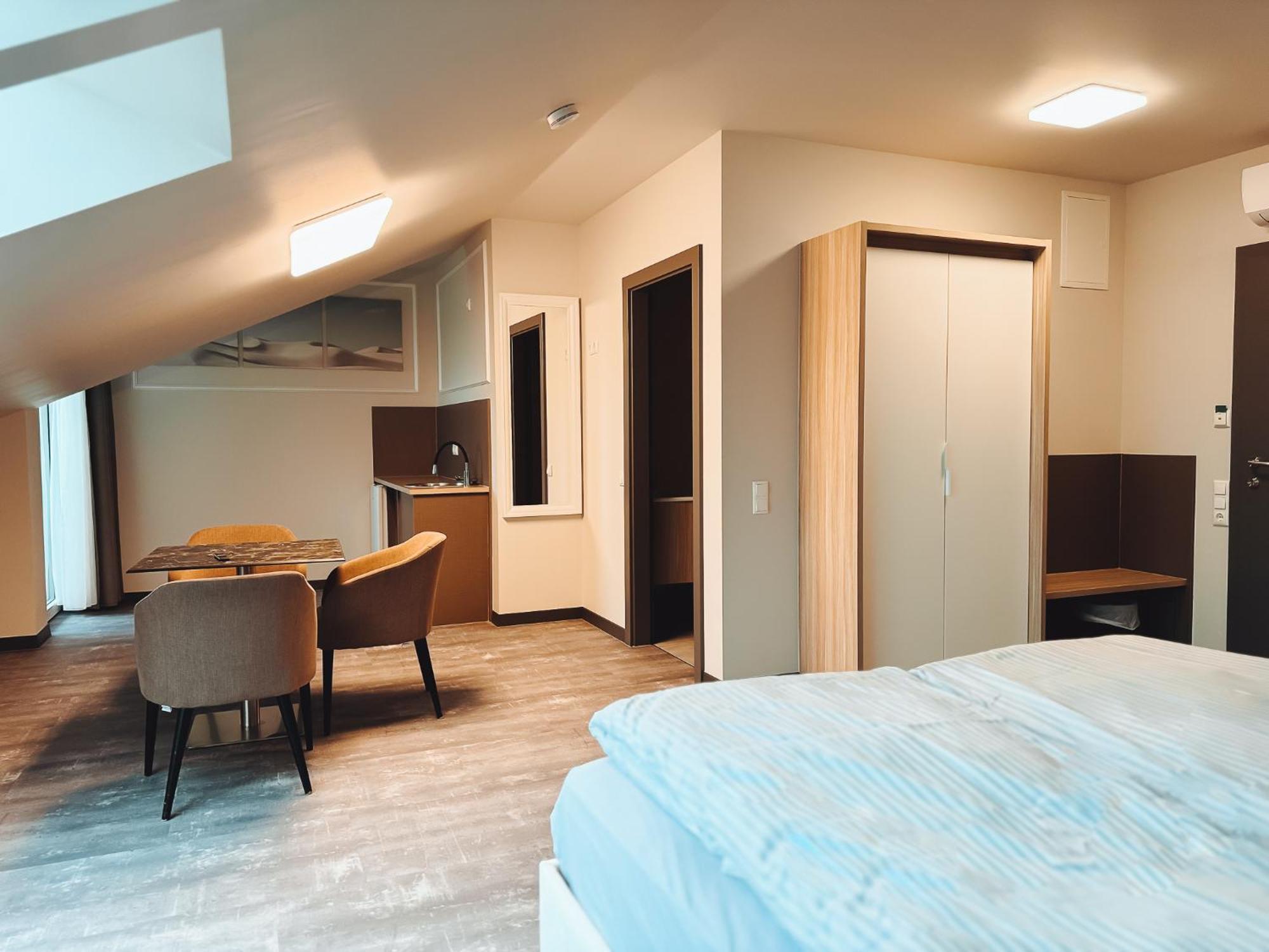 F Hotel 24H Check-In Hörsching Eksteriør billede
