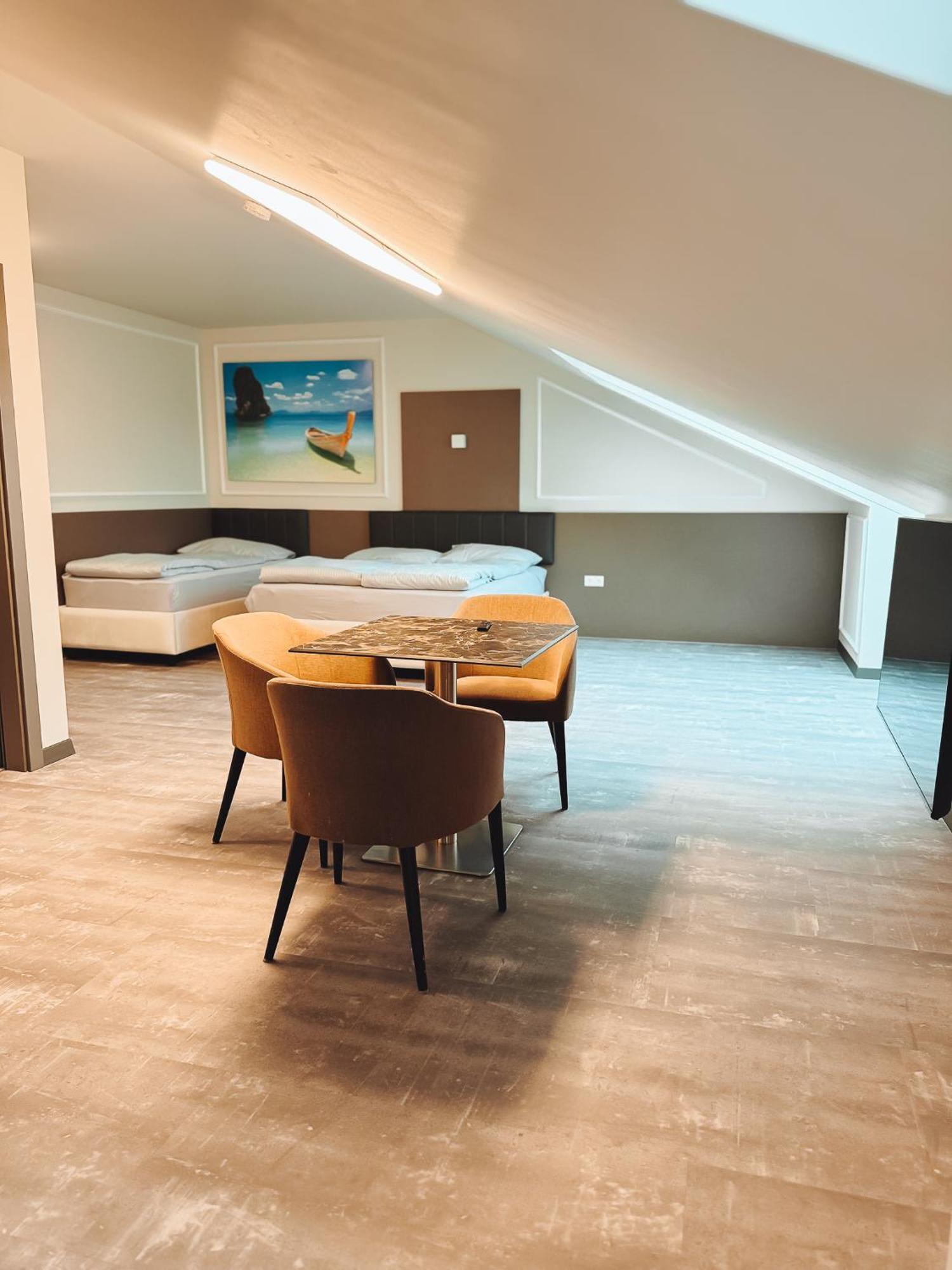 F Hotel 24H Check-In Hörsching Eksteriør billede