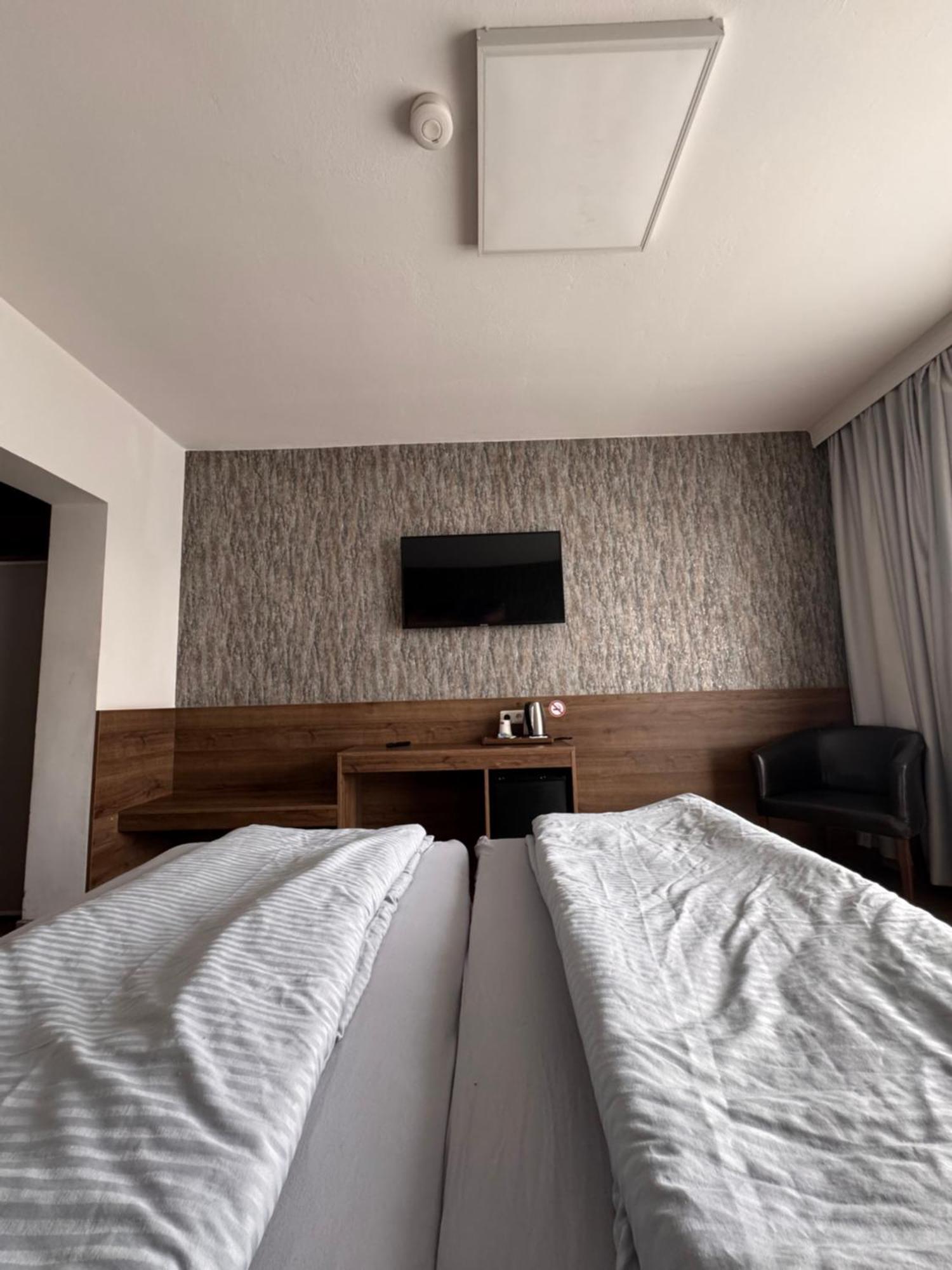 F Hotel 24H Check-In Hörsching Eksteriør billede